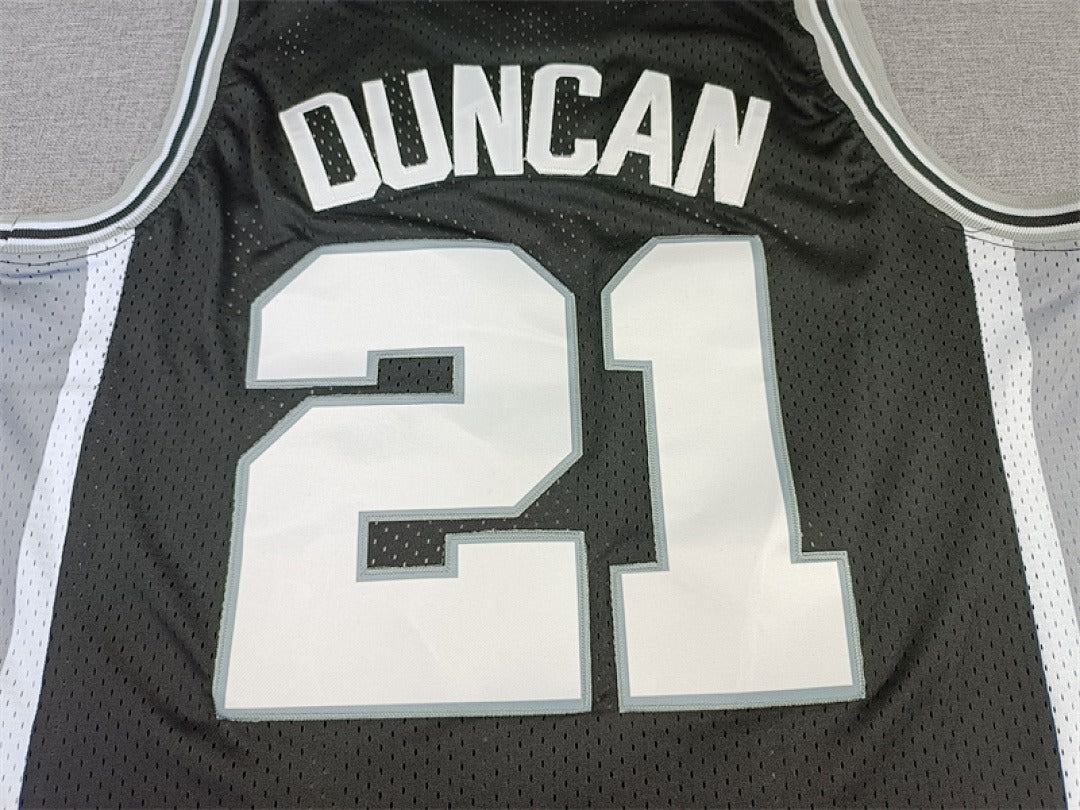 Tim Duncan #21 San Antonio Spurs Retro NBA Jersey – Sizes S–XXXL
